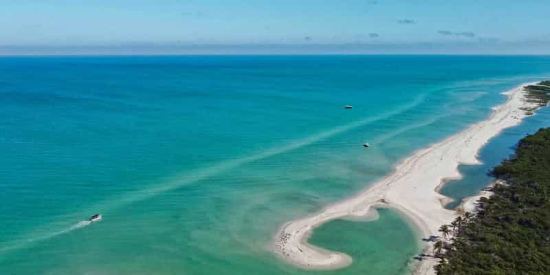 Sisal-Yucatan-Pueblo-Magico-Playas