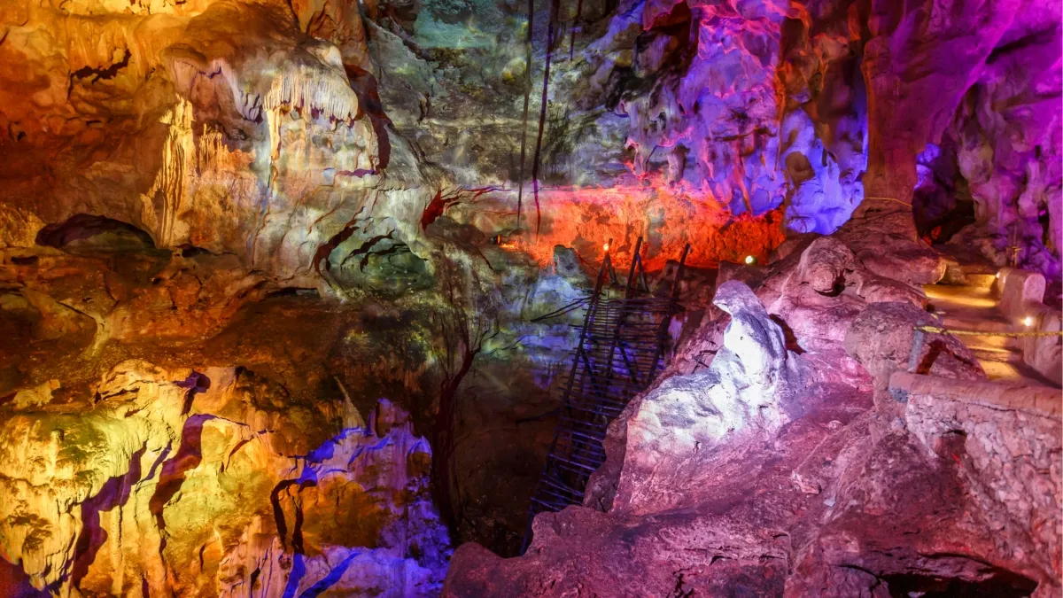 grutas_xtacumbilxunaan_escaleras